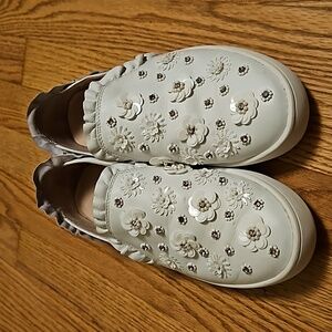 Kate Spade Louise Floral Embellished White Leather Slip On, size 8. Runs large